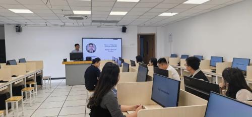 打造活力课堂新范式:马院专题教研探索“教学相长”有效路径